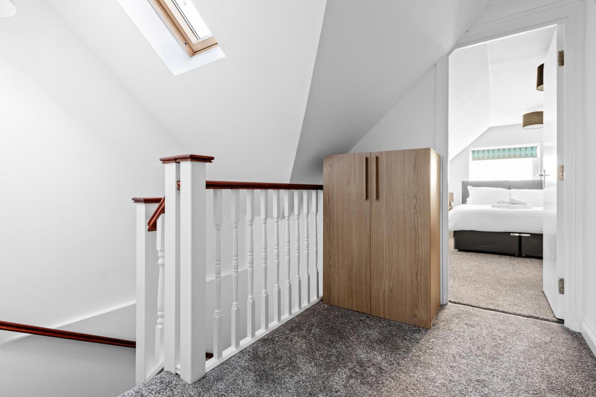 Cosy 2 Bedroom Flat In East Ham, Close To Excel لندن المظهر الخارجي الصورة